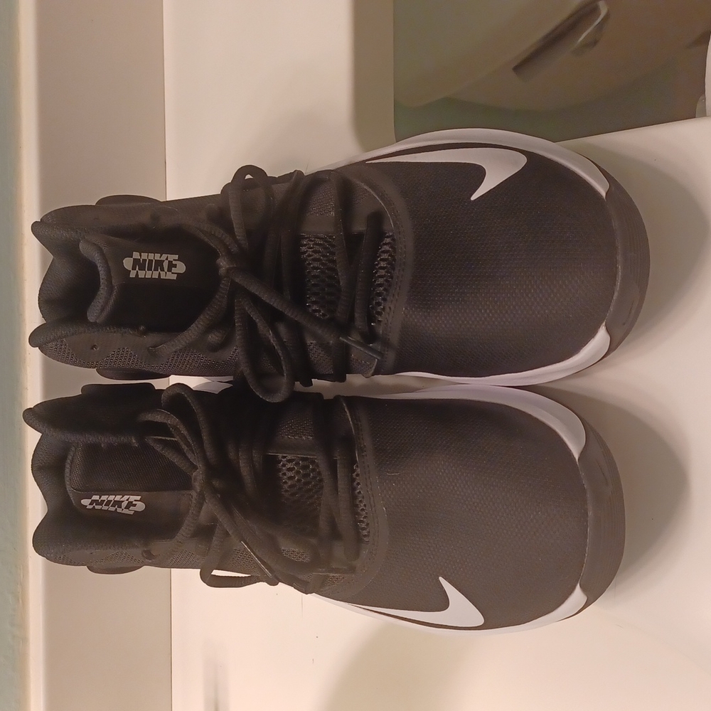 Nike Shoes - Picture 2 of 3
